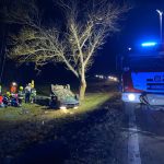 AKTUALIZOVÁNO: Vážná nehoda uzavřela silnici u Sepekova. Řidiče transportoval do nemocnice vrtulník