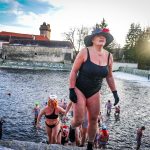 Otava u pivovaru zamrzla, otužilci tak museli pod jez