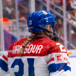 MS v hokeji žen: Strakonická rodačka Vanišová otevřela skóre. Češky přesto Finkám podlehly