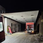 Dopravci zvířat mohou vjet do České republiky přes Halámky. Vozidla dezinfikují na hranici hasiči