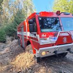 Hasiči vyjížděli k požáru hrabanky v nepřístupném terénu na Budějovicku