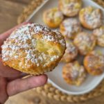 DOBROTY: Vláčné muffiny s ananasem a kokosem