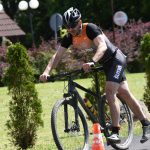 VIDEO: V malebné vesnici na Písecku závodníky vítalo slunečné počasí