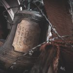 Mírový zvon a ostnatý drát. Slavnosti svobody v Písku završuje neobvyklá výstava německého umělce