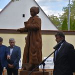 V Bernarticích při vzpomínkové akci odhalili sochu doktorky Kálalové – di Lottiové