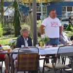 Slávisté potěšili seniory – darovali jim dva velké párty stany