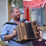 Slávisté potěšili seniory – darovali jim dva velké párty stany