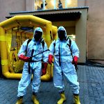AKTUALIZOVÁNO: Záchranáři a hasiči informují o transportu pacienta s podezřením na ebolu. V táborské nemocnici dezinfikovali personál i prostory