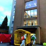 AKTUALIZOVÁNO: Záchranáři a hasiči informují o transportu pacienta s podezřením na ebolu. V táborské nemocnici dezinfikovali personál i prostory