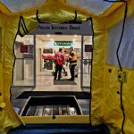 AKTUALIZOVÁNO: Záchranáři a hasiči informují o transportu pacienta s podezřením na ebolu. V táborské nemocnici dezinfikovali personál i prostory