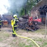 V Lomnici nad Lužnicí shořela stodola, obytný dům hasiči uchránili