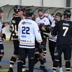 Hromadná bitka přerušila hokejbalové semifinále na 20 minut! Prachatice porazily Planou nad Lužnicí 4:0 a Sokolu sezona končí