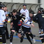Hromadná bitka přerušila hokejbalové semifinále na 20 minut! Prachatice porazily Planou nad Lužnicí 4:0 a Sokolu sezona končí