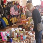 Do sálu obděnické hospůdky se vrátil charitativní bazar