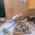 Chlebování i husaři na koních. Folklorní festival v Kovářově začíná