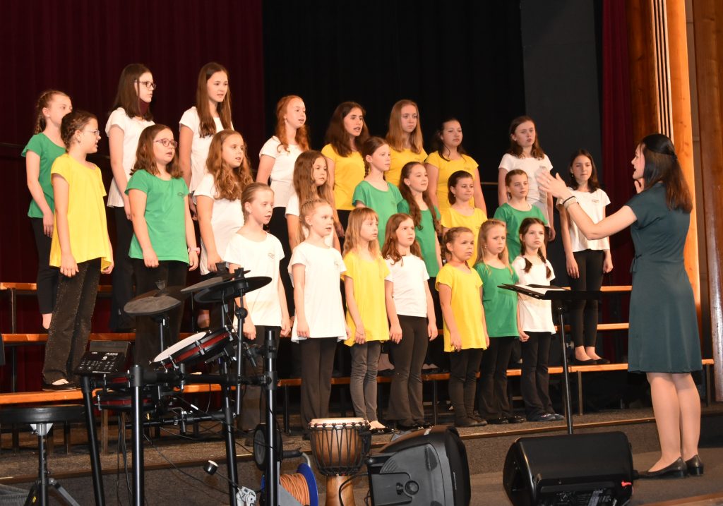 V Milevsku koncertovaly dětské pěvecké sbory, aneb Že lidovky nejsou cool, může tvrdit jenom vůl... - Jižní Čechy Teď!