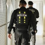 Polodivokou rumunskou fenu se podařilo odchytit ženě v Suchém Vrbném. Zkusí utéct znovu, říká odborník