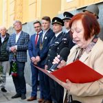 Podplukovník Ladislav Komorád má pamětní desku na budově Městského úřadu v Písku