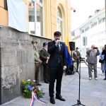 Podplukovník Ladislav Komorád má pamětní desku na budově Městského úřadu v Písku