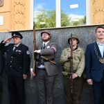 Podplukovník Ladislav Komorád má pamětní desku na budově Městského úřadu v Písku