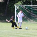 Ve fotbalové III. třídě na obou pólech tabulky řádně přituhuje