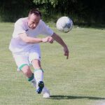 Ve fotbalové III. třídě na obou pólech tabulky řádně přituhuje