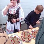Pištín byl v soutěží jedlíků sekané v housce bez konkurence. V paštice vyrovnala skóre Zliv