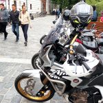 V Třeboni požehnaný motocykl BMW honil školního rošťáka Rouska ve filmu Dívka na koštěti