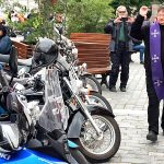 V Třeboni požehnaný motocykl BMW honil školního rošťáka Rouska ve filmu Dívka na koštěti