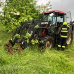 Po nehodě traktoru v Broučkově Lhotě museli záchranáři resuscitovat muže