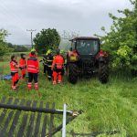 Po nehodě traktoru v Broučkově Lhotě museli záchranáři resuscitovat muže