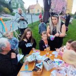Malí čarodějové ve Větřní házeli košťaty, jeli lanovkou, opékali buřty a rozsvítili lampiony