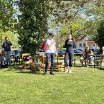 Ve Veselí stavěli májku pomocí křížů a byli odhodlaní hlídat do rána