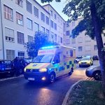 AKTUALIZOVÁNO: Záchranáři a hasiči informují o transportu pacienta s podezřením na ebolu. V táborské nemocnici dezinfikovali personál i prostory
