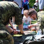 Dětský den v Bechyni nabídl vojenské ukázky. Dětí přišlo tolik, že na všechny nezbyly odměny