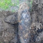 Vypuštěný rybník u Slavonic vydal své tajemství, protipancéřovou střelu