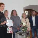Kdo v Jihočeském kraji nejlépe třídí odpad? Výsledky soutěží zazněly v Alšově jihočeské galerii