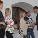 Kdo v Jihočeském kraji nejlépe třídí odpad? Výsledky soutěží zazněly v Alšově jihočeské galerii
