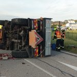 Dopravu v Kaplici omezila v ranní špičce nehoda. Jeden člověk skončil v péči záchranářů
