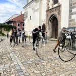 Na vysokých kolech dojeli až do Vídně. Teď parta nadšenců trénuje na další cesty na Písecku
