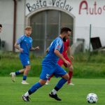 Fotbal: Dolní Dvořiště ovládlo zápas v Kamenném Újezdu hattrickem kapitána a drží krok v boji o titul