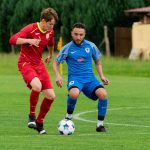 Fotbal: Dolní Dvořiště ovládlo zápas v Kamenném Újezdu hattrickem kapitána a drží krok v boji o titul