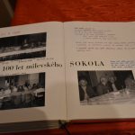 Na závěr Noci sokoloven v Milevsku se stoletá oslavenkyně rozzářila