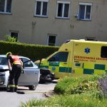 Na Píseckém rozcestí v Táboře došlo ke srážce auta a motocyklu
