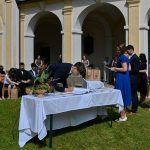 Deváťáci ze školy v Sepekově se loučili v ambitech místní barokní památky