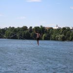 Na břehu Jordánu se sportovalo napříč generacemi. Poprvé i přes vodu po laně