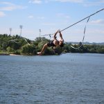 Na břehu Jordánu se sportovalo napříč generacemi. Poprvé i přes vodu po laně