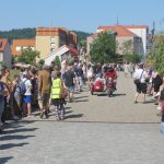 Unikát! Po Kamenném mostě v Písku projely veterány