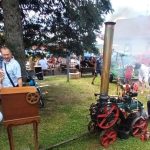 Lokomobila byla ozdobou Výstavy stabilních motorů a staré zemědělské techniky v Ločenicích