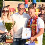 VIDEA: Mistři! Fotbalisté Meteoru Tábor oslavili postup do krajského přeboru pořádnou náloží